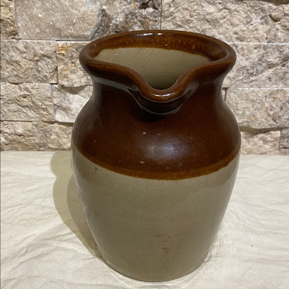 Pearson’s of Chesterfield Stoneware Pitcher – Mid-Century English Cottage Charm - Picture 9 of 10